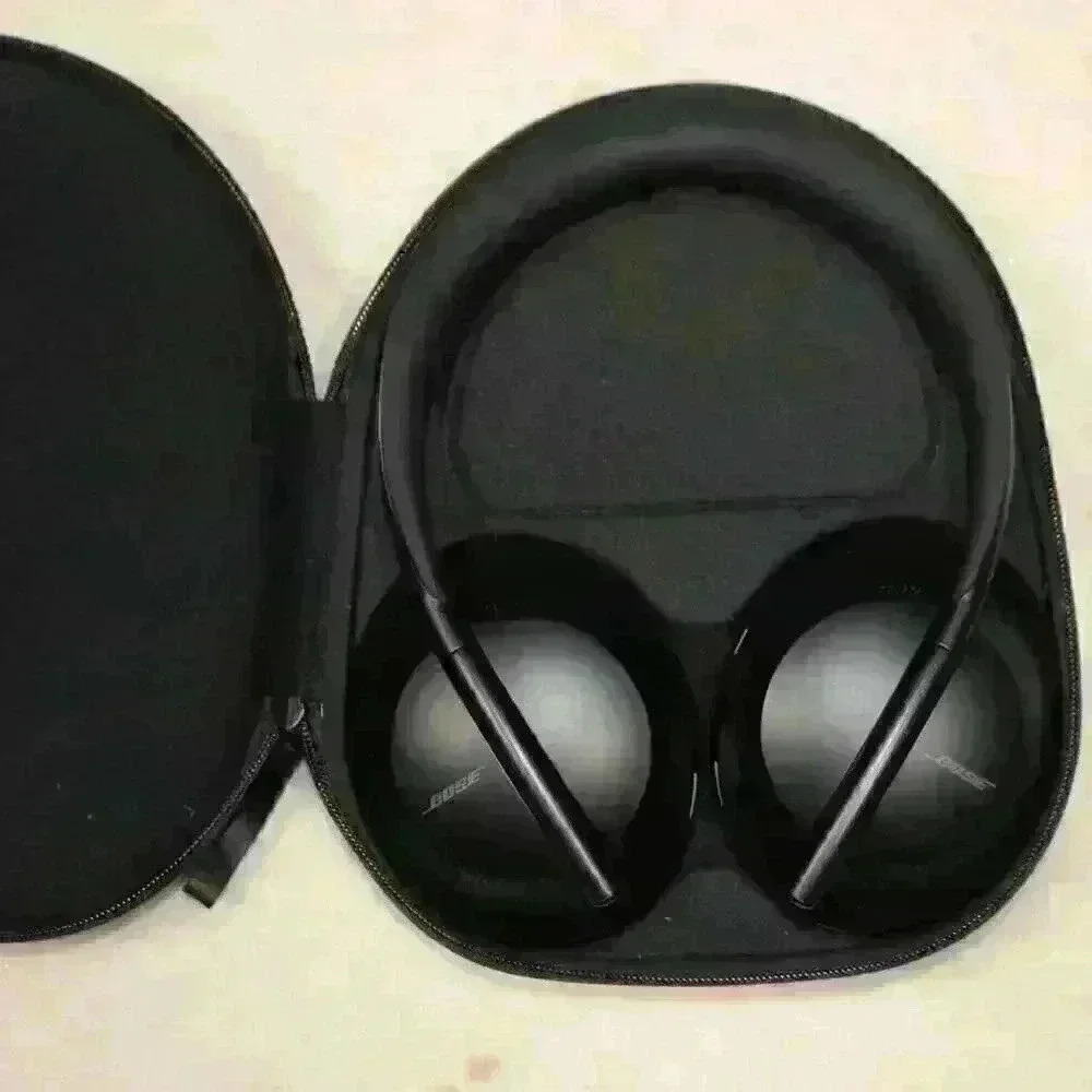 BOSE Noise Canceling 700 Headphones Over-Ear Wireless Bluetooth Built-In Mic